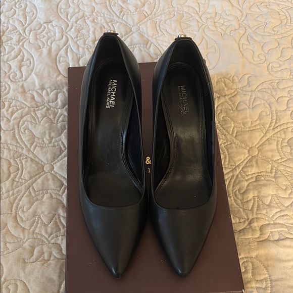 Michael Kors Black Heels Classic Pointed-Toe Pumps - Picture 1 of 4